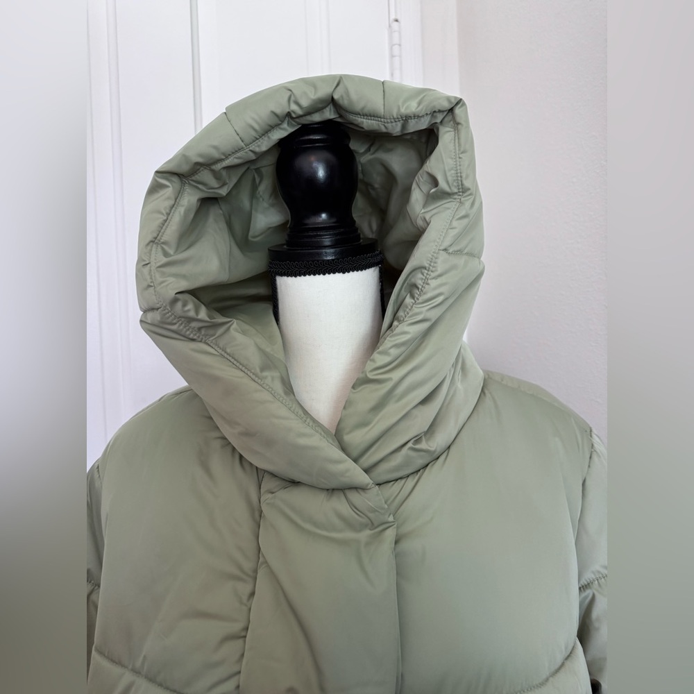 NWOT Women's Hooded Puffer Coat - Light Green - Picture 4 of 13